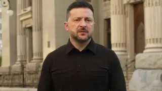 Зеленски: Украйна очаква специални оръжия от Запада