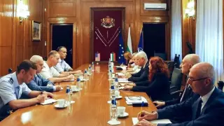 Министърът на отбраната се срещна с командира на силите на НАТО-Неапол