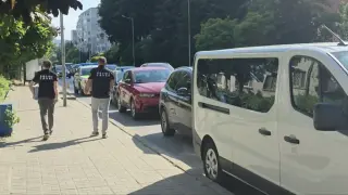 Седем задържани при акцията в район „Приморски, ГДБОП изнесе кашон с документи
