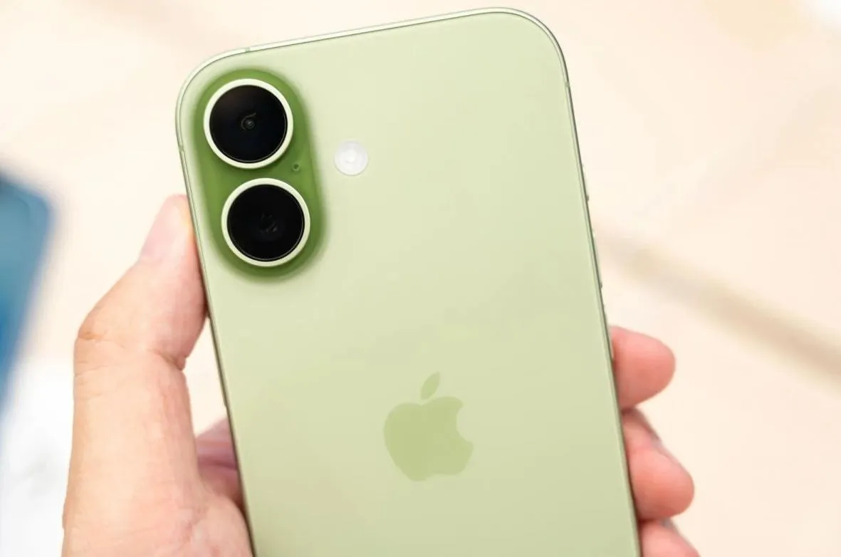 Apple разочарова: Базовият iPhone 18 може да остане без част от AI функциите