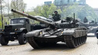 Министерството на отбраната предупреждава: Военни колони ще се придвижват по републиканската пътна мрежа