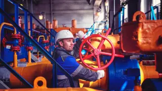 Европа пред газова криза: Очертават се най-ниските зимни запаси от 15 години