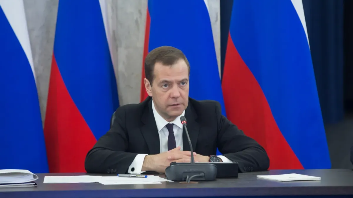 Медведев: Полша заема правилна позиция срещу прославянето на УПА от Зеленски