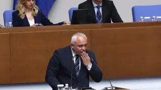 Проверката на полетите на Пеевски го доказа: Министърът на вътрешните работи лъже