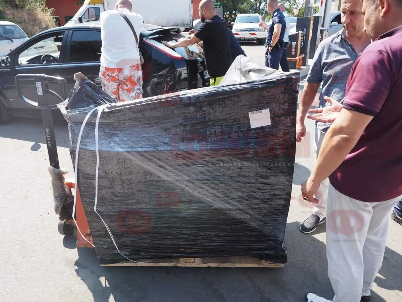 След полицейската акция в Созопол: седем дилъри на райски газ се оказаха сезонни работници