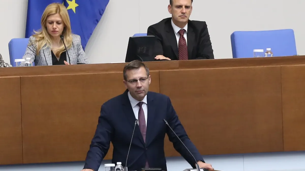 Депутатът от ДПС Станислав Анастасов попита вицепремиера Иво Христов за закриването на Комисията по досиетата
