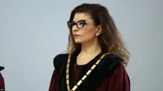 Позиция на конституционния съдия Десислава Атанасова за пътуванията й извън страната