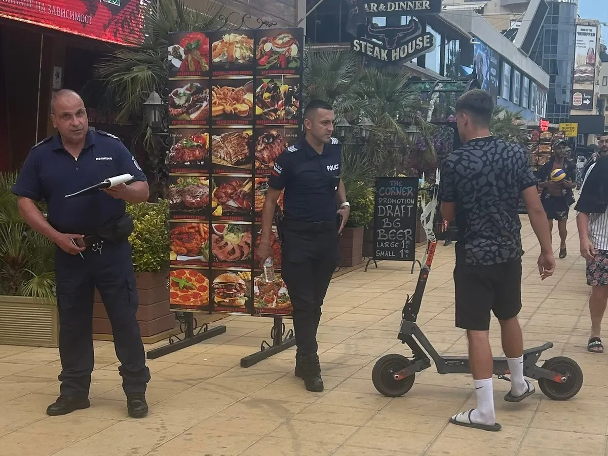 Полицейска акция в Слънчев бряг: 47 фиша за тротинетки и велосипеди в пешеходни зони