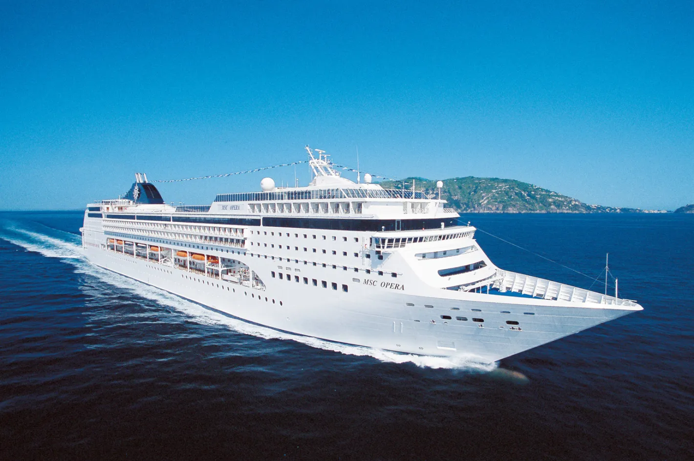 Норовирус зарази над 120 пътници и членове на екипажа на круизен кораб на Princess Cruises