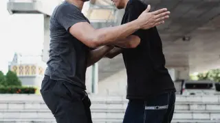 Конфликт между младежи в столичен мол след спор за снимка