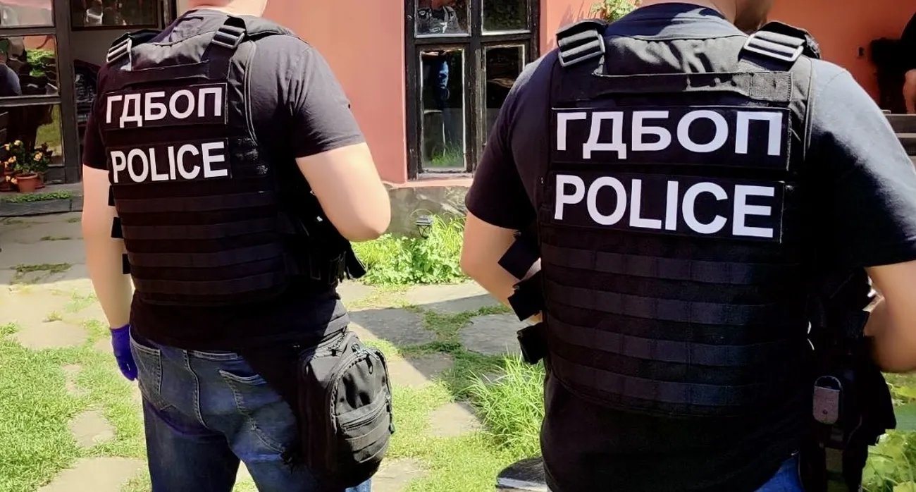 Археологическо съкровище за над 100 000 евро иззето при акция на ГДБОП в Ловешко Снимки