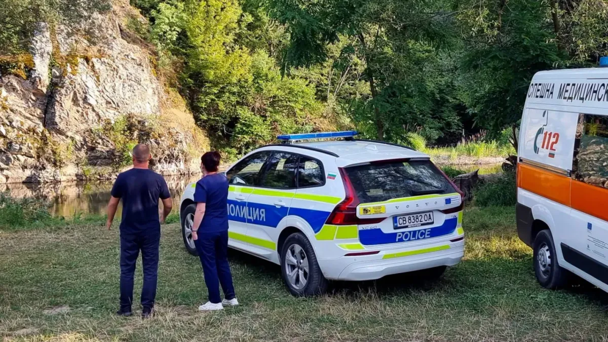 Трагедията в река Струма: Децата скачали в дълбок вир, баба и дядо се хвърлили да ги спасят Снимки
