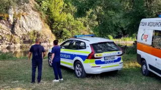Трагедията в река Струма: Децата скачали в дълбок вир, баба и дядо се хвърлили да ги спасят Снимки