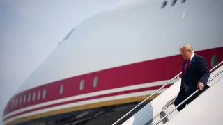 Проблеми със сигурността на бъдещия Air Force One предизвикаха мащабно разследване във Вашингтон