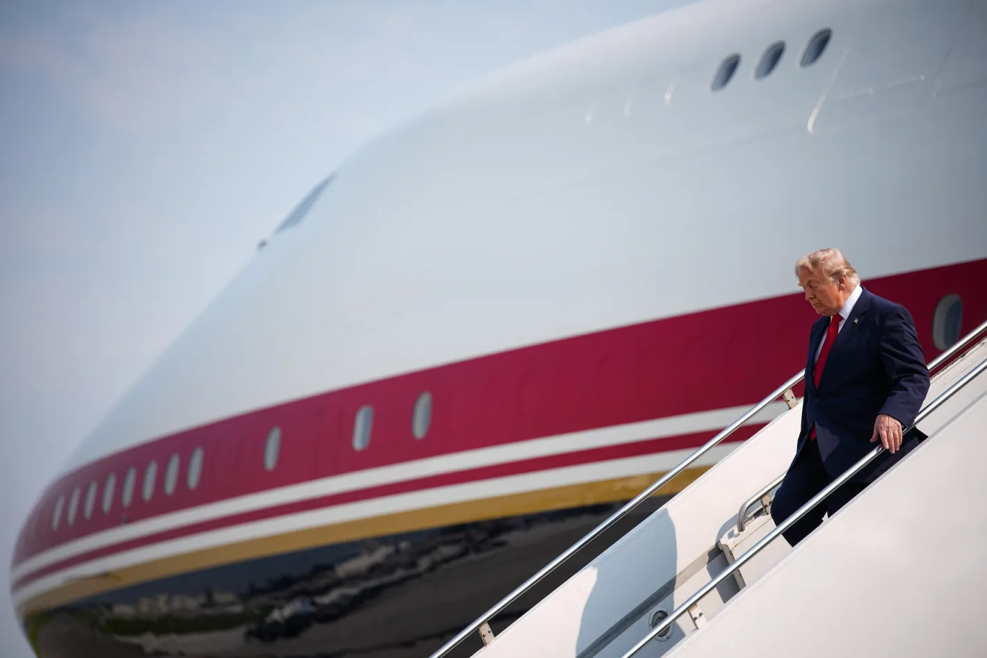 Проблеми със сигурността на бъдещия Air Force One предизвикаха мащабно разследване във Вашингтон