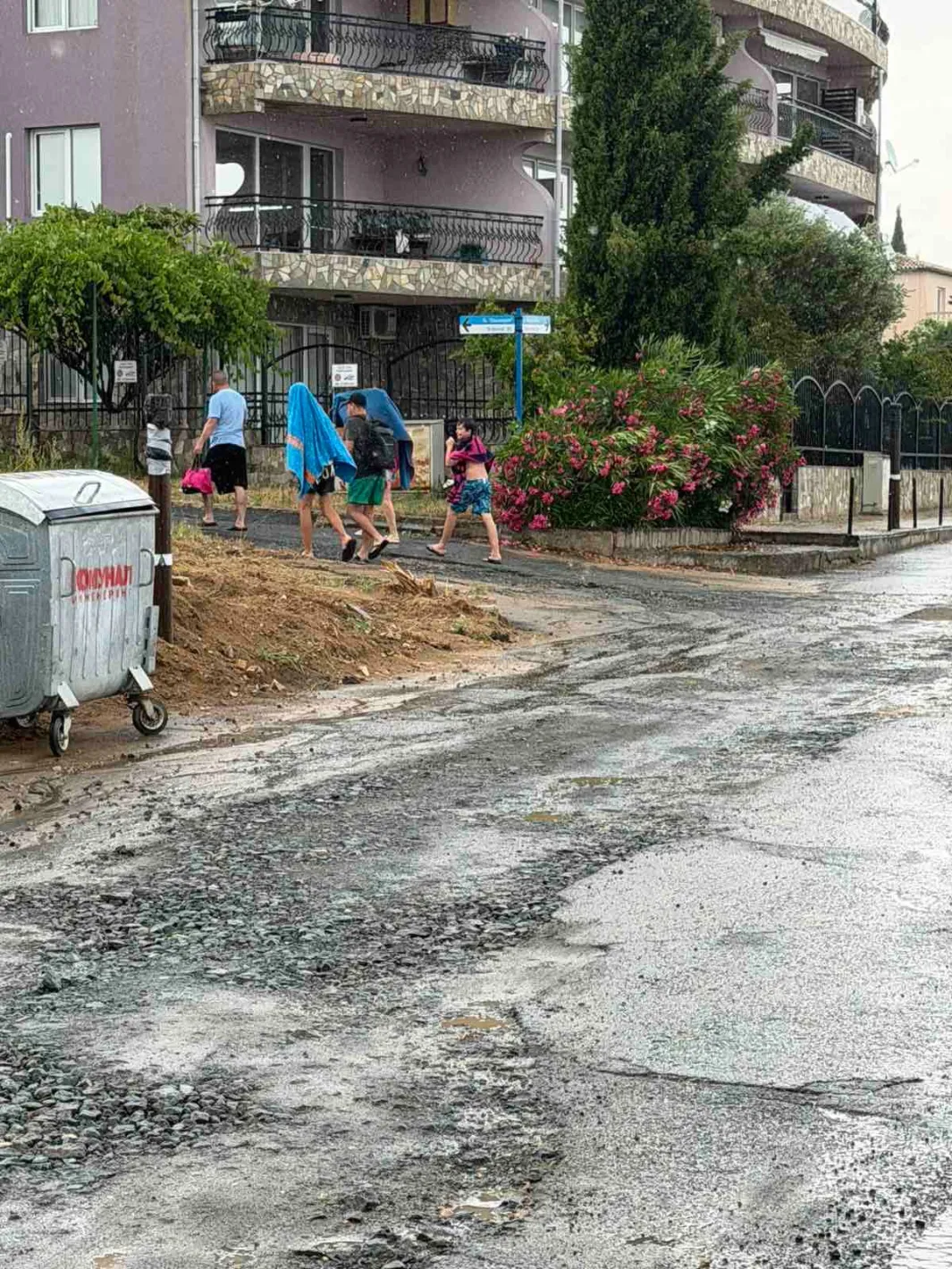 Граждани събират подписка за оставка на кмета на Созопол Тихомир Янакиев Снимки