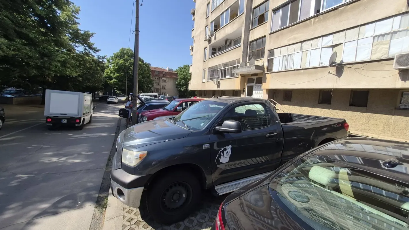 Заплаха за рязане на гуми и отворена капачка на резервоар възмутиха шофьор в Стара Загора Снимки