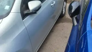 Вандал повреди автомобили през нощта на паркинг в „Люлин“