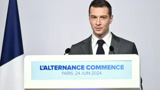 Политически проблем: Бляскавият романс на френския крайнодесен лидер Жордан Бардела с италианска принцеса