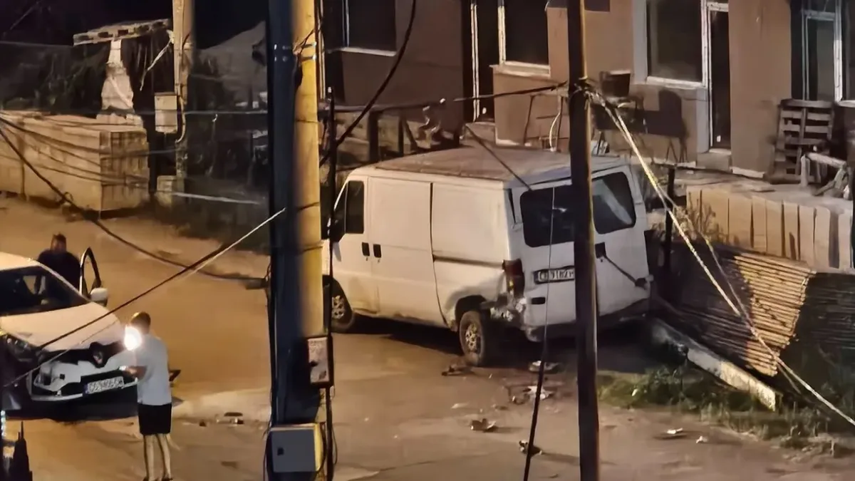 Шофьор избяга след като удари автомобил в София
