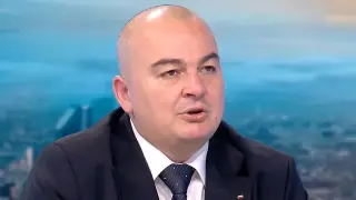Земеделският министър загатна за промени за спасяване на разградения двор "български пазар"