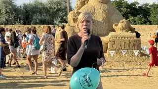 Фестивалът на пясъчните фигури отвори врати в Бургас с фигури на Мистър Бийн и Minecraft
