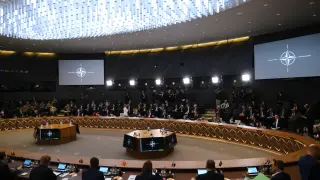 Оръжейни сделки за милиарди в Анкара: НАТО се опитва да умилостиви Доналд Тръмп