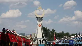 Ердоган посрещна лидерите на НАТО с баклава с шамфъстък и сладолед