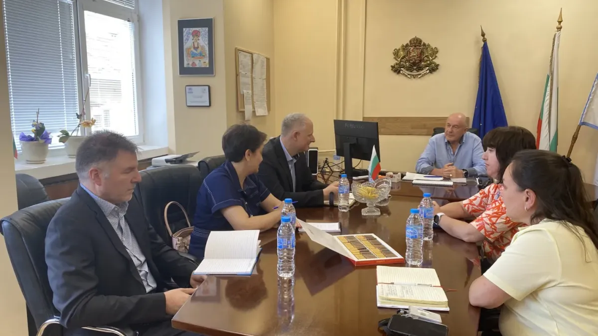 Председателят на ДАБ при МС Иван Иванов отличи Михаел Майнерт за приноса му в развитието на сътрудничеството с Германия
