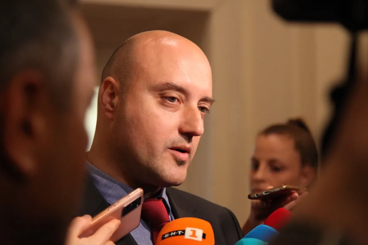Юристът Атанас Славов иска да подслушва миналото