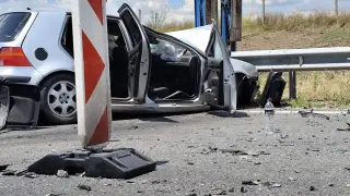 Детето, оцеляло в катастрофата на "Хемус", е в много тежко състояние - отстраниха далака му Снимки