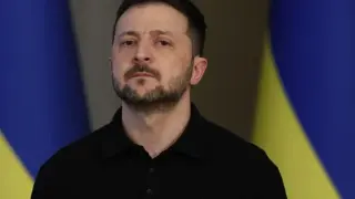 Европeйският парламент разкритикува Зеленски за решението му да даде почетно звание