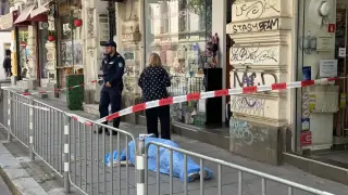 Тяло на човек е открито до Съдебната палата в центъра на София Снимки