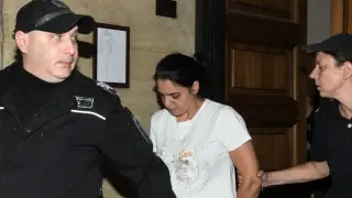 „Ако не си промениш показанията, ще страдаш“: съдът остави постоянно в ареста жената на Краси Принца от „Калашниците“