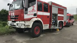 Кола на румънец се запали по време на движение в Разградско