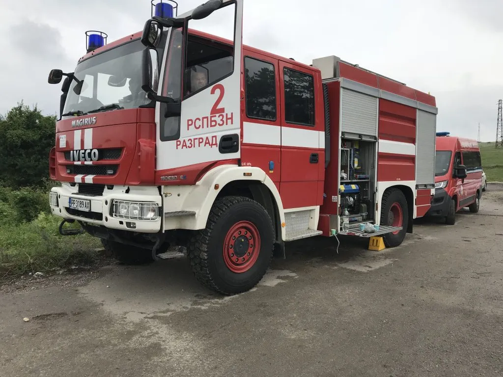 Кола на румънец се запали по време на движение в Разградско