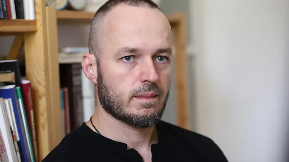 Доц. Стойчо Стойчев: Скандалът с пътуванията на Пеевски е кьорфишек. Демерджиев разтяга дъвки и си вярва, че коли и беси