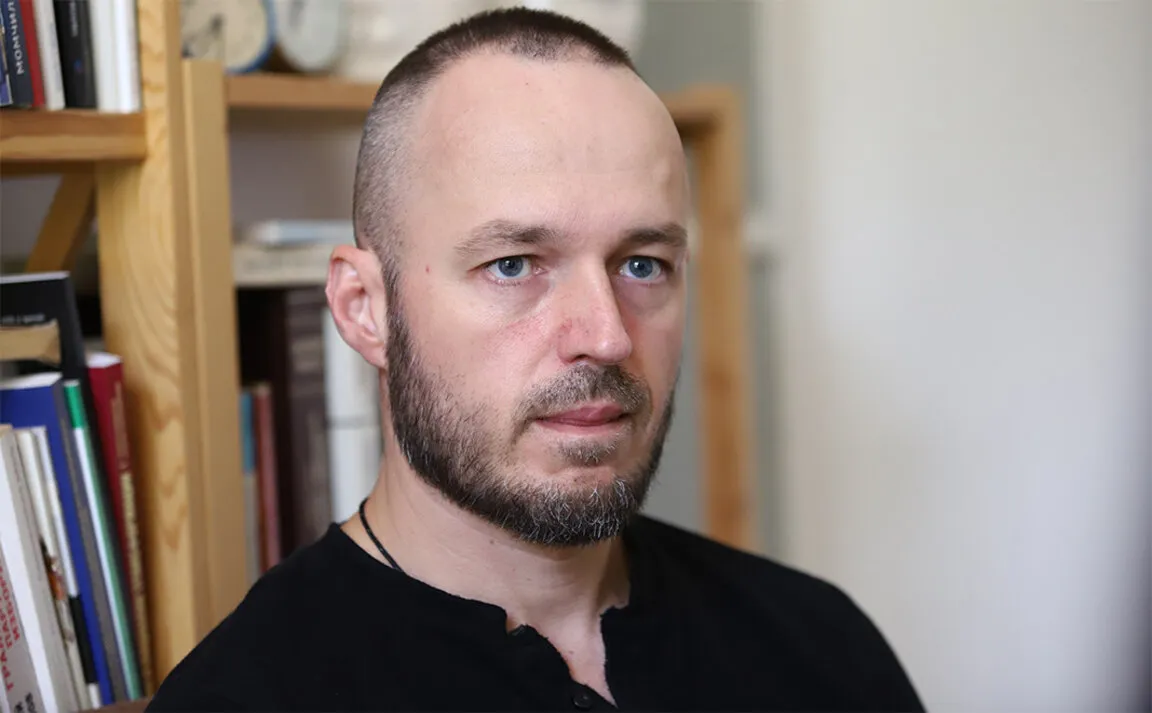 Доц. Стойчо Стойчев: Скандалът с пътуванията на Пеевски е кьорфишек. Демерджиев разтяга дъвки и си вярва, че коли и беси