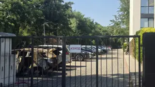 Мощни експлозии разтърсиха Сарафово: Два електромобила изгоряха Снимки