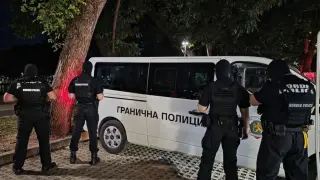 „Гранична полиция“ разби схема за рент-а-кар измами за 900 000 евро, има 10 задържани Снимки