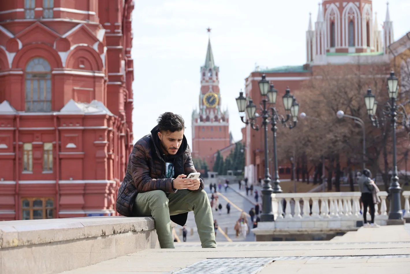 Властите в Русия затвориха една от последните възможности на хората за пълноценен интернет