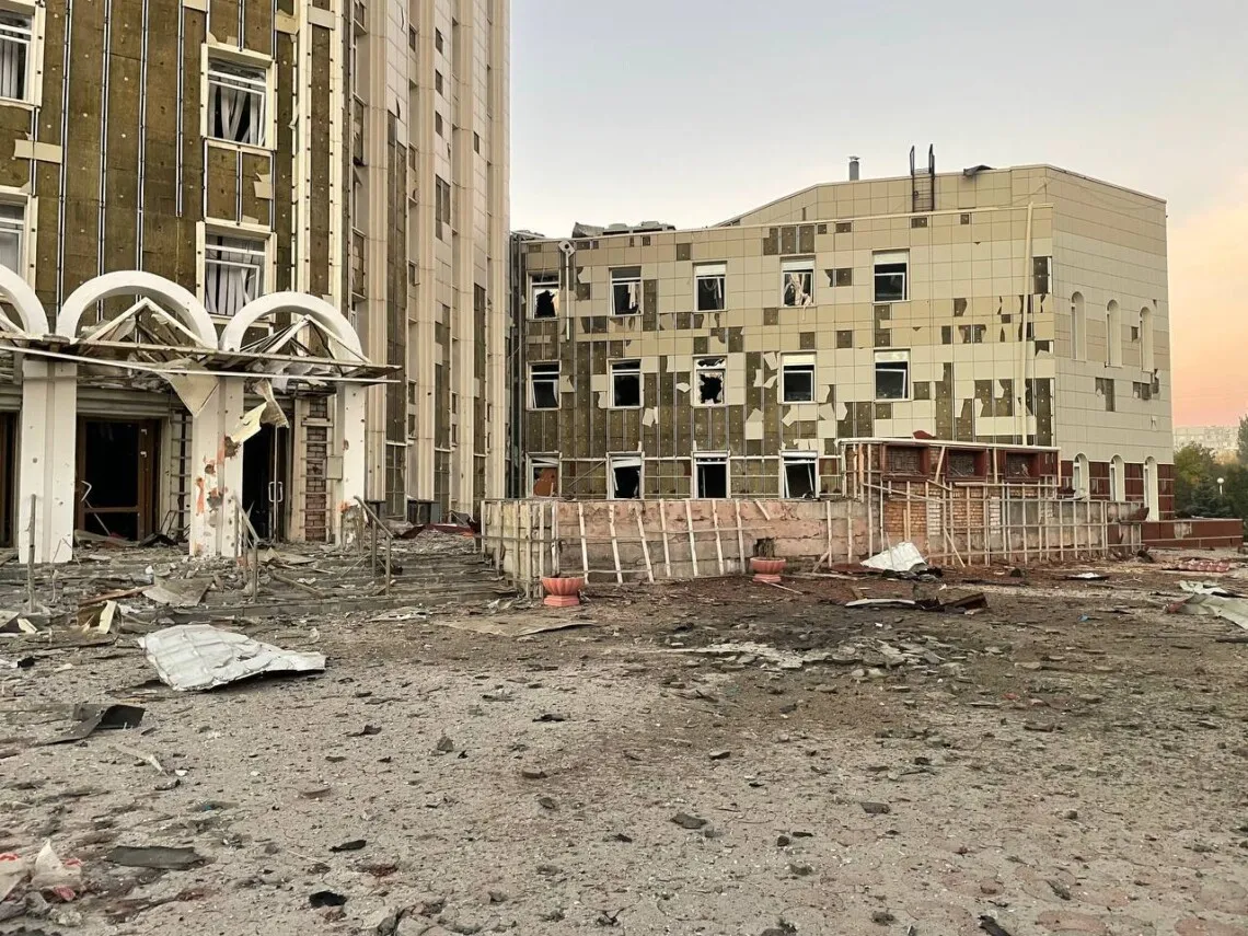 Дронове удариха Енергодар: четирима убити, Москва отблъсна вълна безпилотни апарати