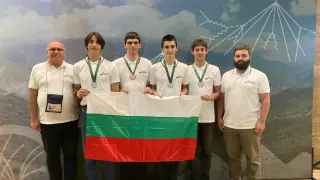 Пет медала за България от най-престижната олимпиада по физика в света