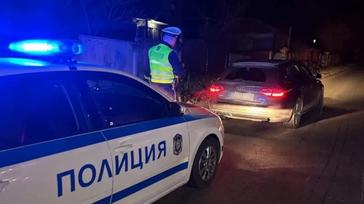Гонитба край Враца: 17-годишен неграмотен шофьор блъсна полицейска кола при опит да избяга
