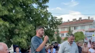 Стотици жители на Кресна излязоха на протест заради тежкия трафик към Гърция
