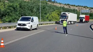 Меле между цистерна и автомобил до Мездра