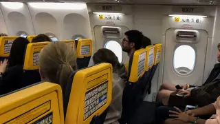 Историята за Любиша и Светлана от самолета със счупен прозорец на Ryanair се оказа фалшива новина