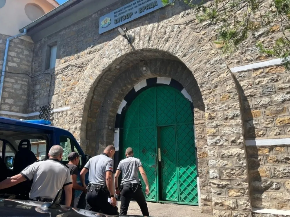 Осъждан врачанин влиза в затвора, след като го заловиха с дрога край училище