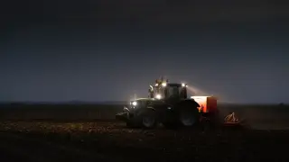 Куриоз в Пловдивско: Полицаи спретнаха вечерна гонка с трактор