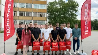 Технополис подкрепи футболния отбор на 81 СУ „Виктор Юго“ по пътя му към Световната ученическа купа в Китай